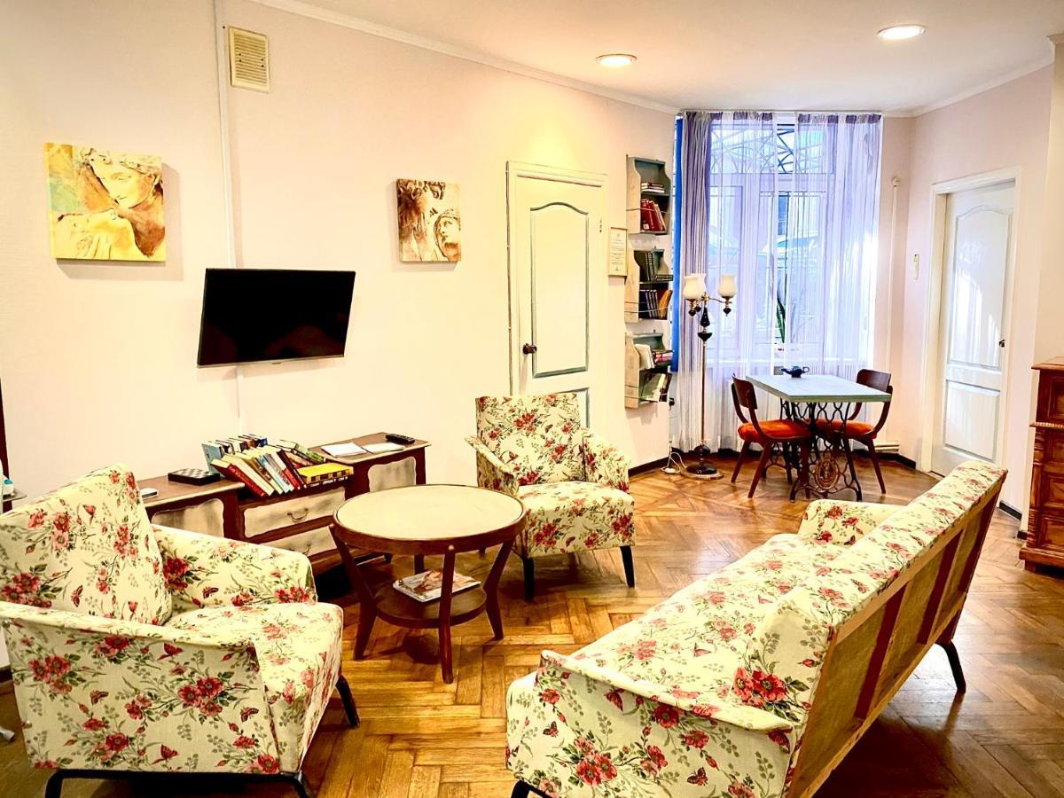Tapki Hostel Odessa Exteriör bild