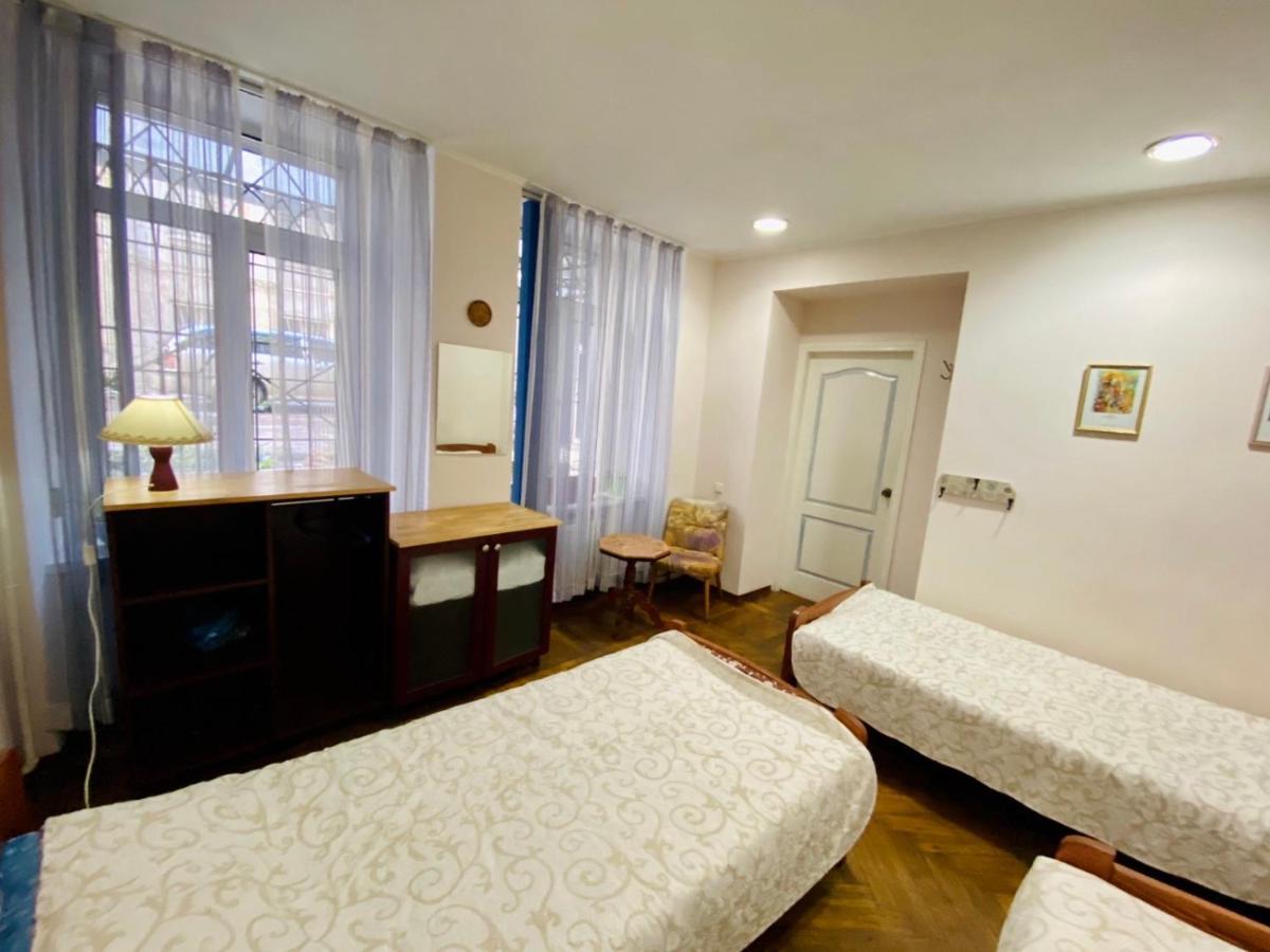 Tapki Hostel Odessa Exteriör bild